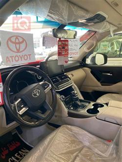 تۆیۆتا لاند کروزەر